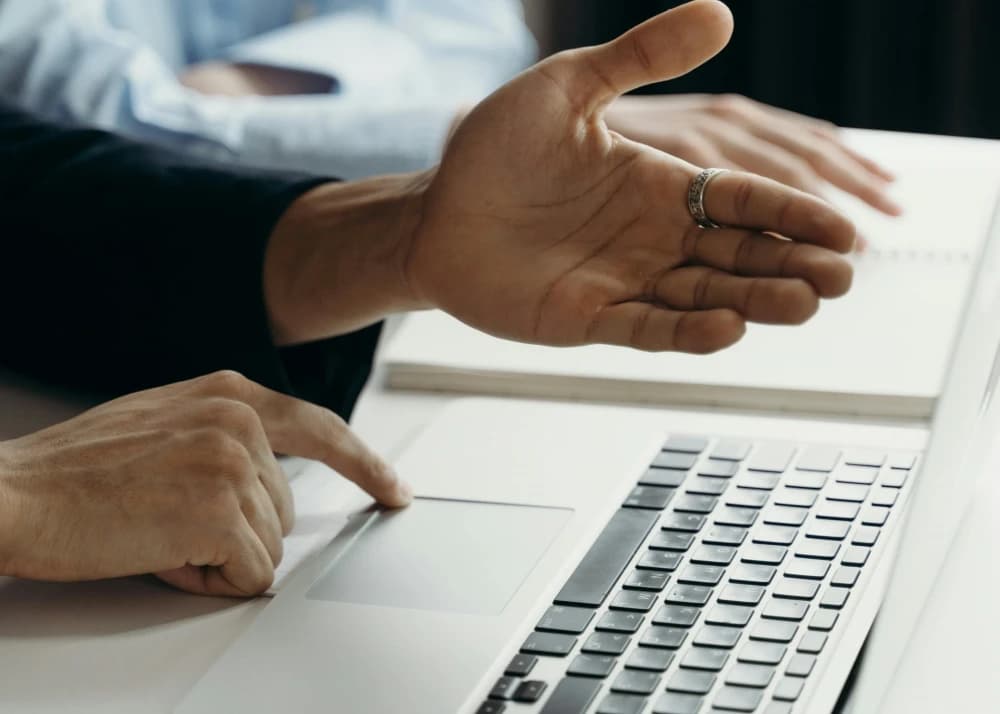 Oportunidad laboral para colombianos en Estados Unidos y España